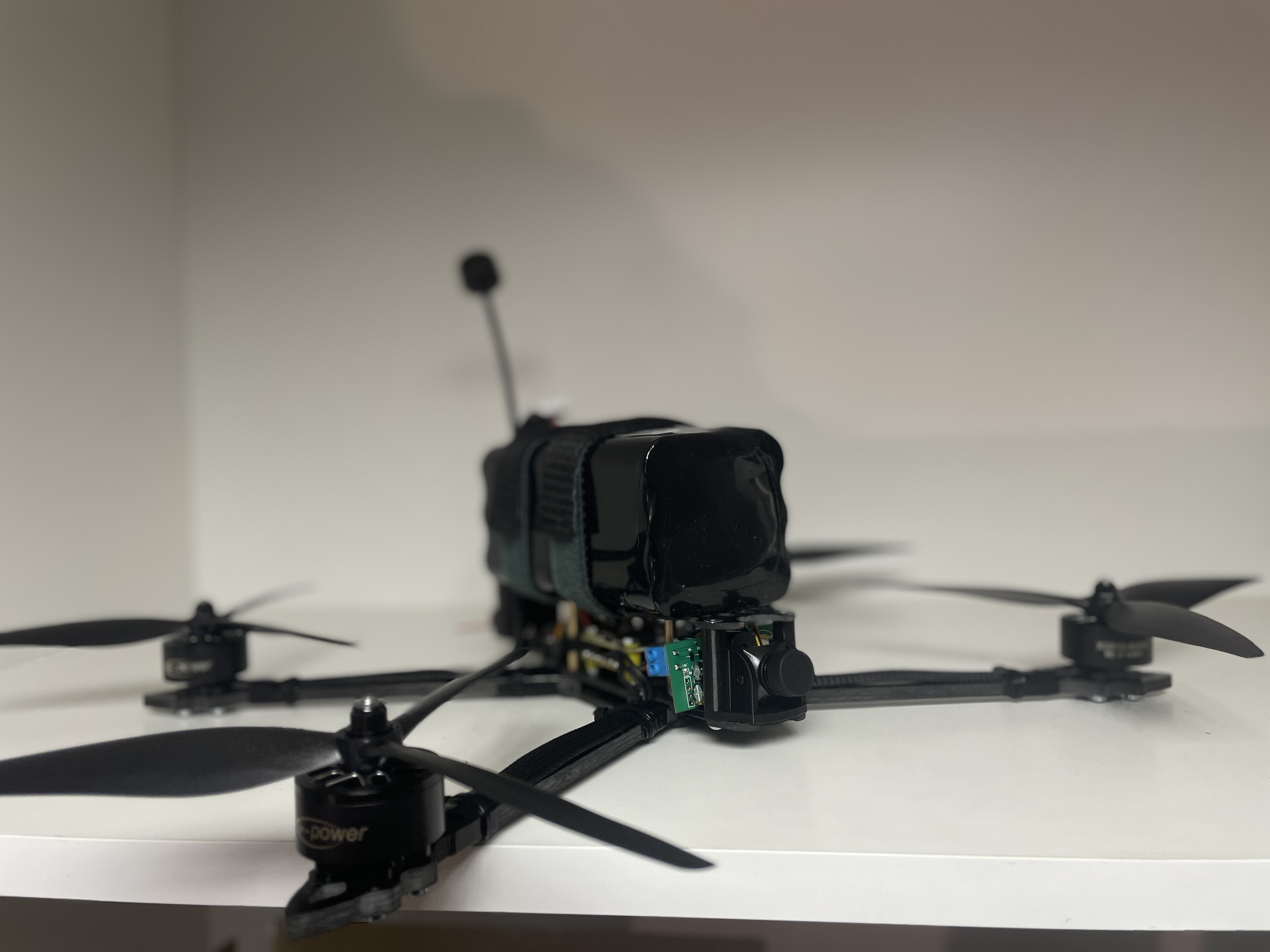 Безпілотний літальний апарат мультироторного типу (FPV) VOHNYK 8